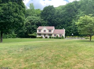 29 Lakeville Rd, Vernon, NJ 07461
