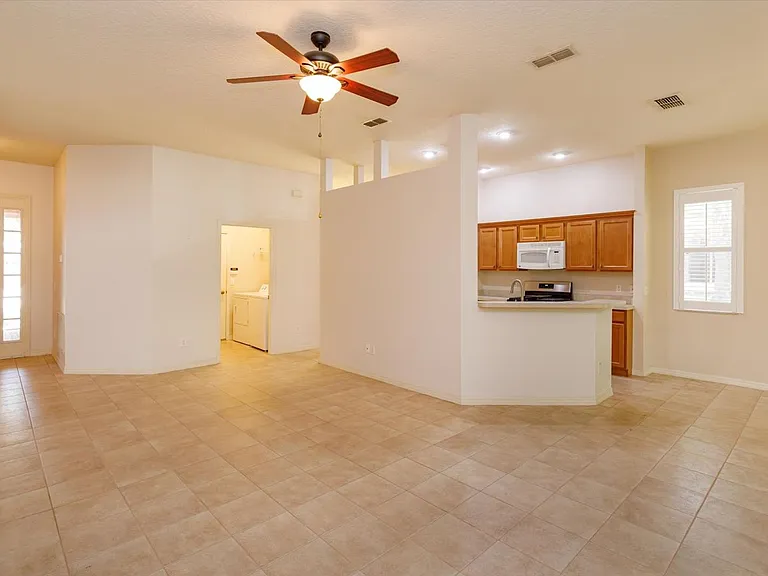 120 Crepe Myrtle Dr — Photo 3