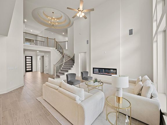 5th image of 113 Meadow Beauty Ln