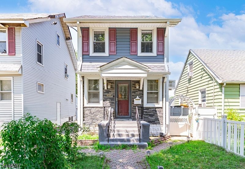 1st image of 619 E 2Nd Ave