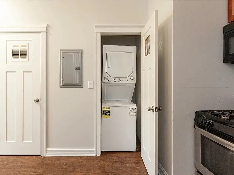 4317 W Irving Park Rd #3A — Photo 8