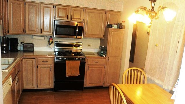 2nd image of 6455 W Belle Plaine Ave