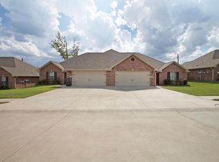 4065 Stonebridge Dr, Tyler, TX 75707