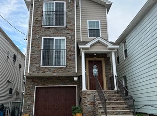 214 Centre St #1, Elizabeth, NJ