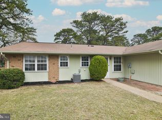 16 Cambridge Cir #B, Manchester Township, NJ 08759