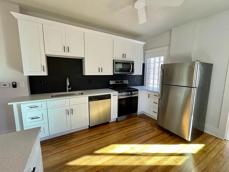 722 E Florida Ave — Photo 13