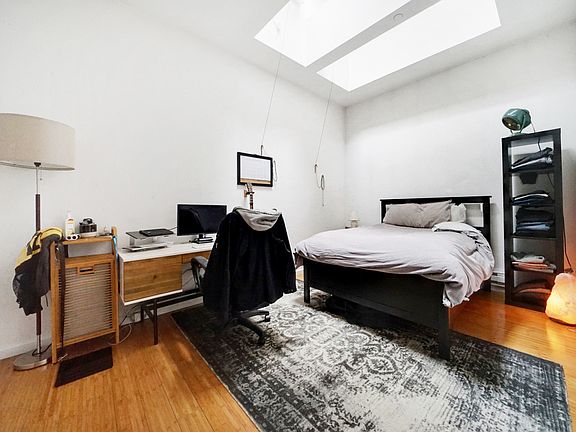 3rd image of 74 Greenpoint Ave APT A3
