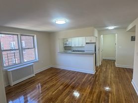 2072 20th Ln