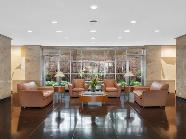 11 Fifth Avenue image 16 of 18