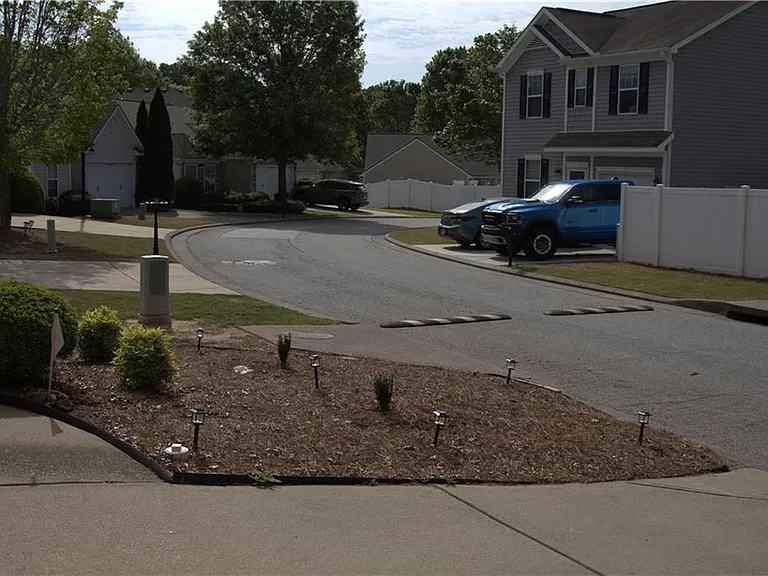 64 Hill Crest Cir — Photo 4