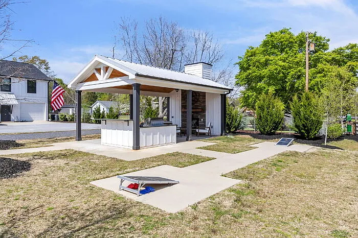 8 Tolar Rd — Photo 36