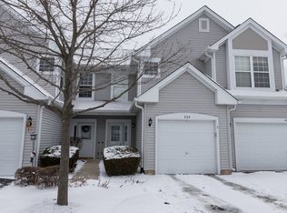 404 Cobblestone Ct, Oswego, IL 60543