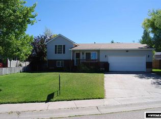 153 Apache Dr, Evanston, WY 82930