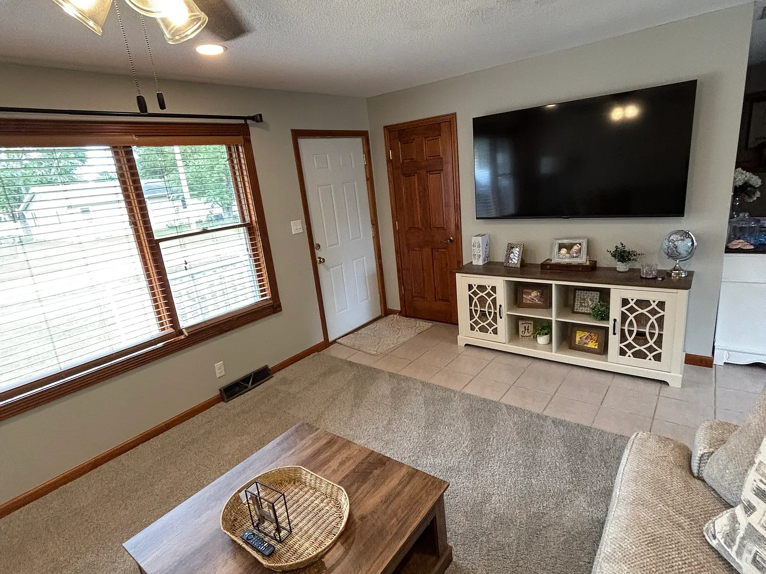 4 bed, 1700 sqft, $2,400 — Photo 4