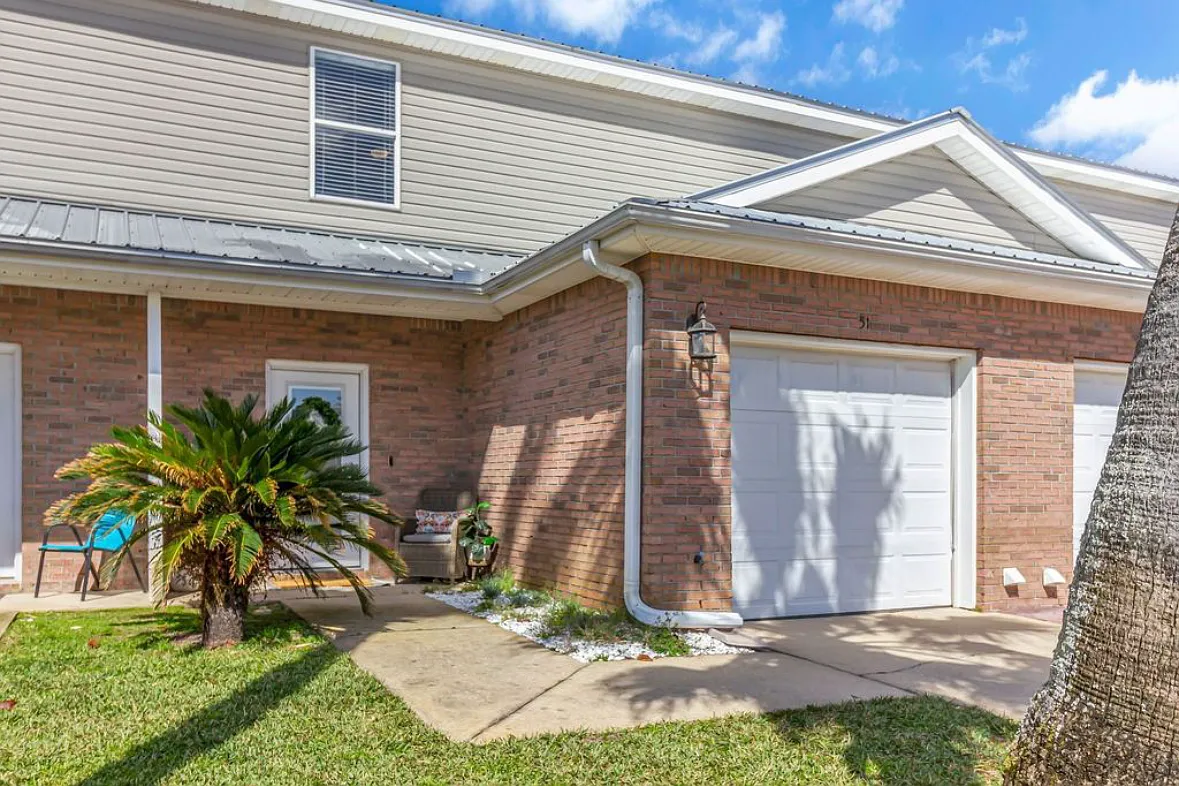 3 bed, 2.5 bath, 1440 sqft, $2,250 — Photo 2