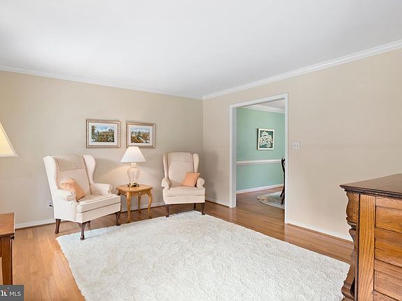 4th image of 21 Lord Fairfax Dr