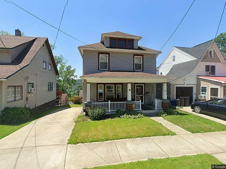 276 Linden Ave photo 1