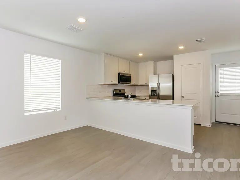 1340 Amapola Dr — Photo 5