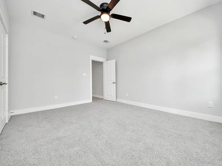 1307 Laskey St — Photo 25