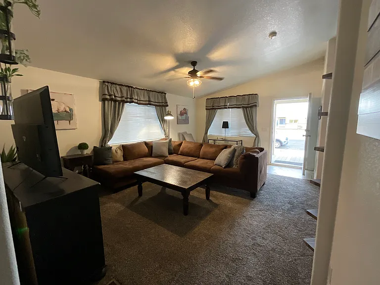 766 Holly St — Photo 3