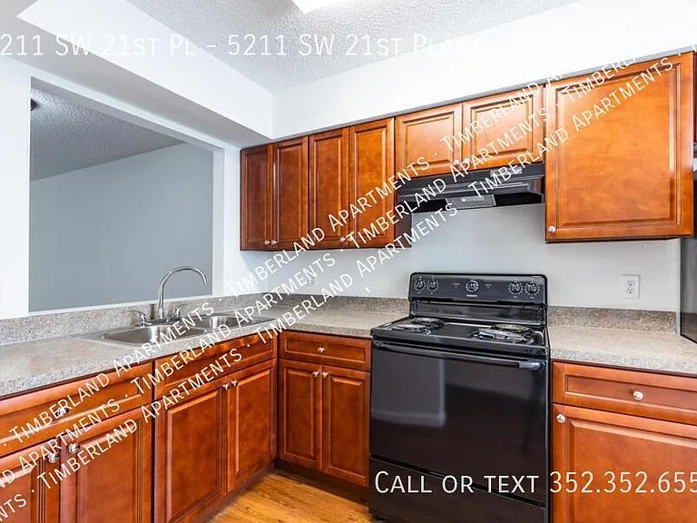 5211 SW 21st Pl #5211 SW 21ST PLACE — Photo 3
