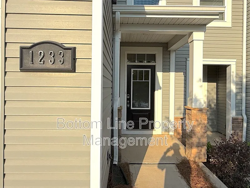 Building Photo - 1233 Bigelow St