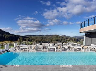 2000 Hannington Rd #1105, Langford, BC V9B6R6