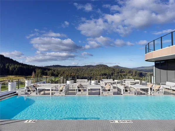 2000 Hannington Rd #1105, Langford, BC V9B 6R6