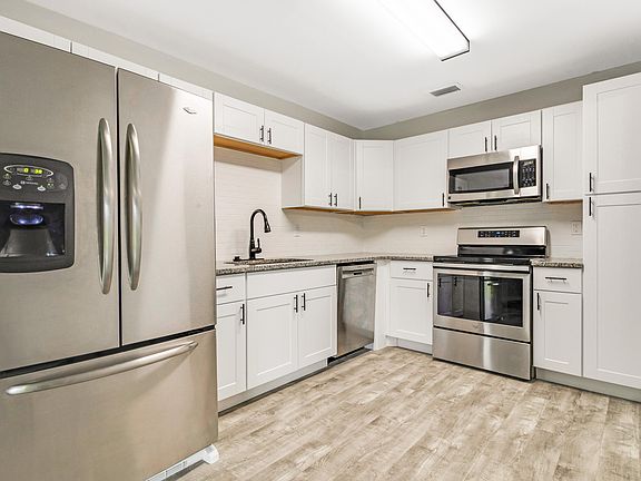 2nd image of 364 Graciela Cir