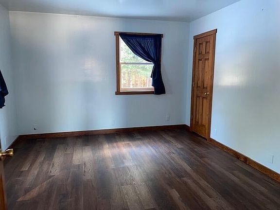 5th image of 7909 Eleven Mile Rd