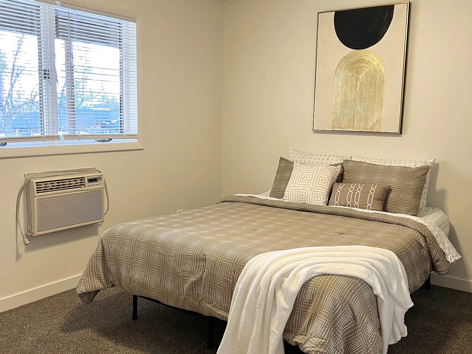 1 bed, 750 sqft, $1,574 — Photo 2