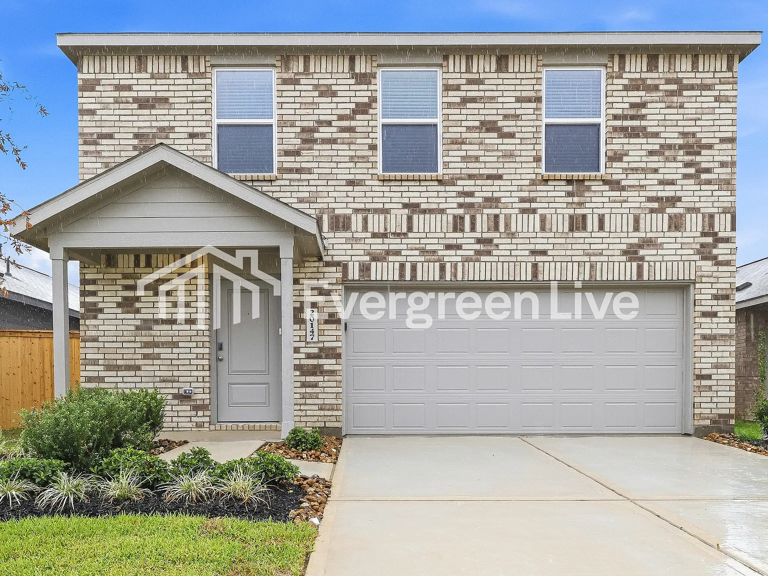 4 bed, 2.5 bath, 1979 sqft, $1,945 — Photo 1