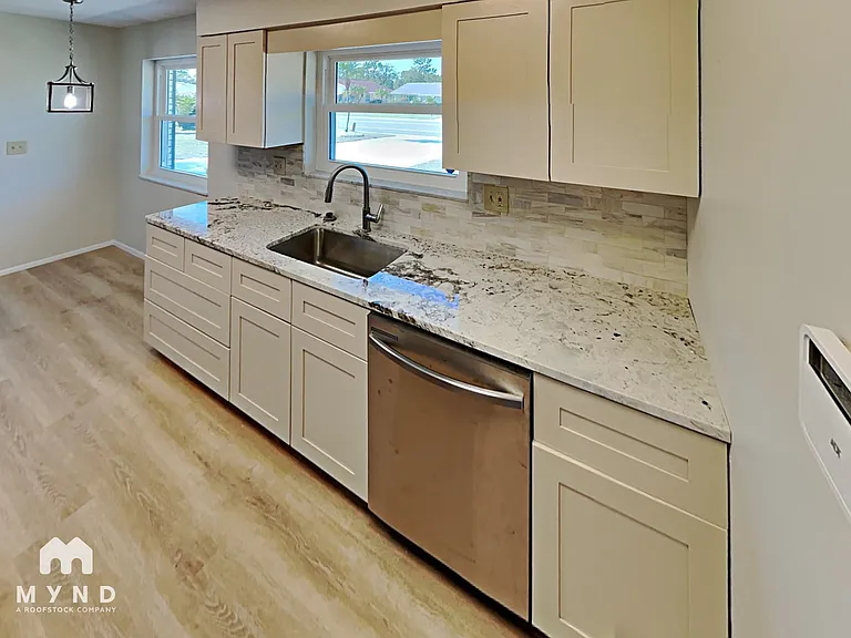1511 W Del Webb Blvd — Photo 6