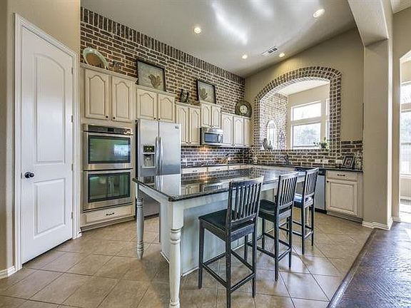 4th image of 414 Duxbury Ct