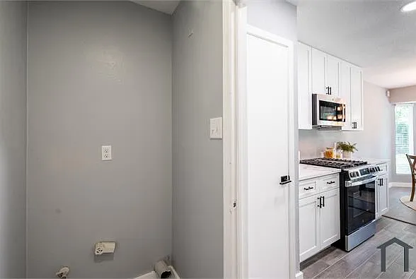 3915 Hillside Dr — Photo 8