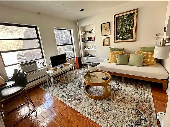 5th image of 101 W 27th St #3RR