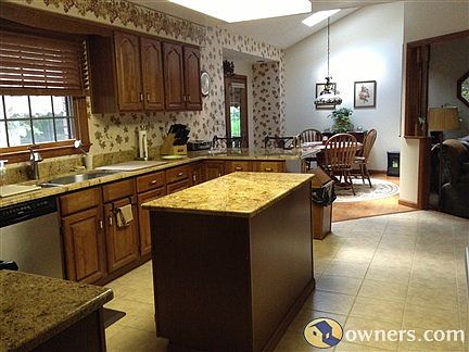 Kitchen/Nook/Adjacent Family Room