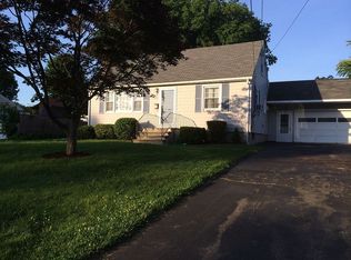 38 Pettom Rd, Norwalk, CT 06850
