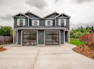 1733 Hillcrest Loop #B, Mount Vernon, WA 98274