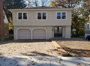 6 Radnor Rd, Great Neck, NY 11023