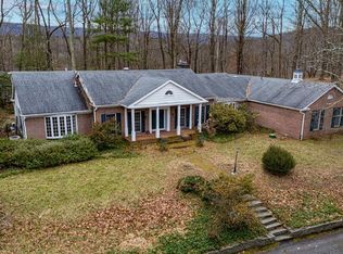7211 Hickory Ln, Stroudsburg, PA 18360