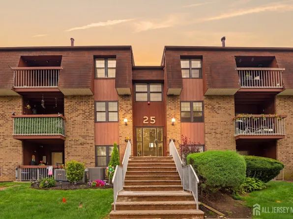 296B Alpine Way, Woodbridge, NJ 07095
