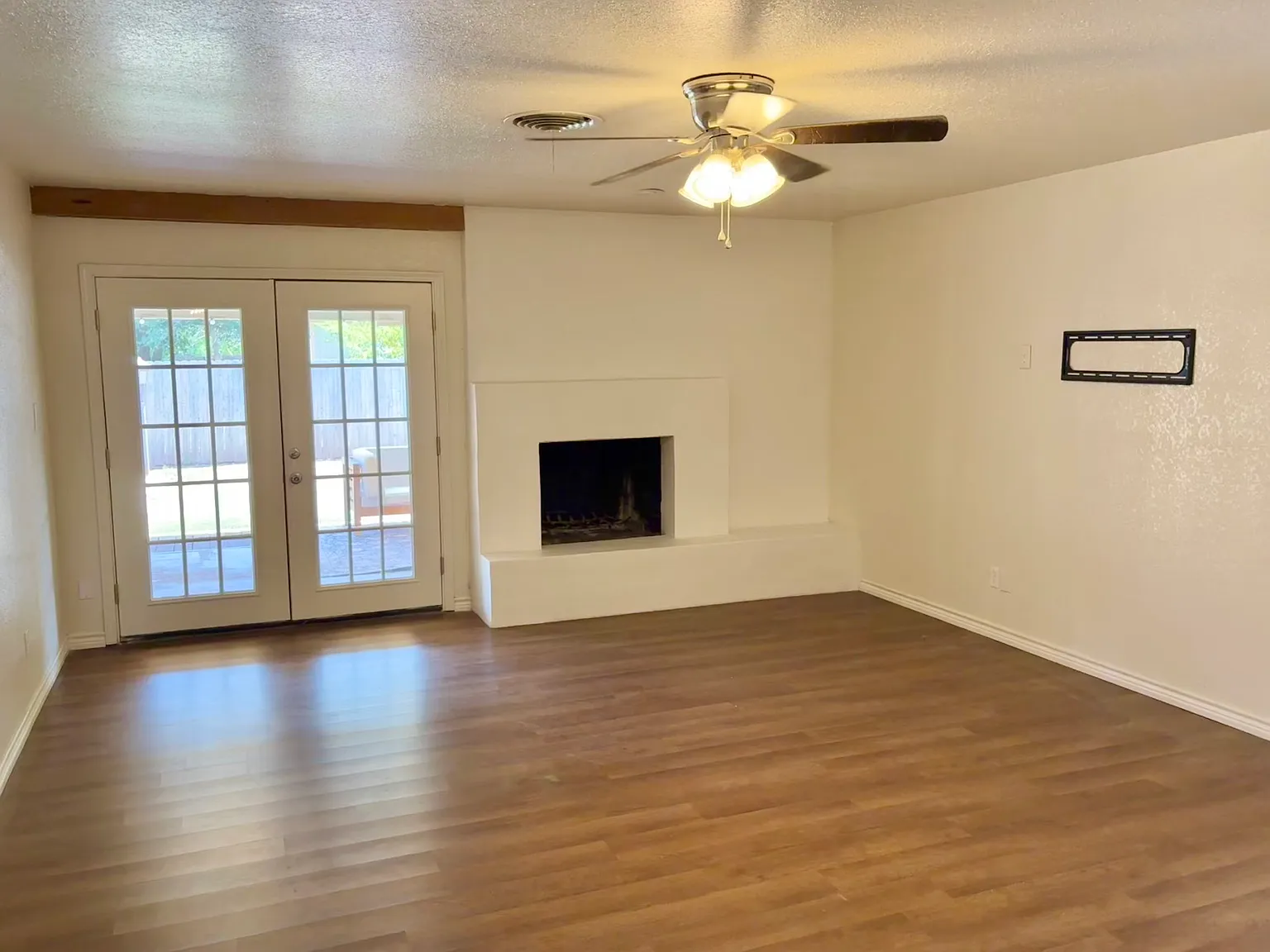 4 bed, 1774 sqft, $2,395 — Photo 3