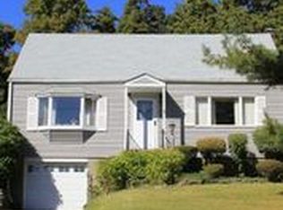 231 Buttonwood Ave, Cortlandt Manor, NY 10567