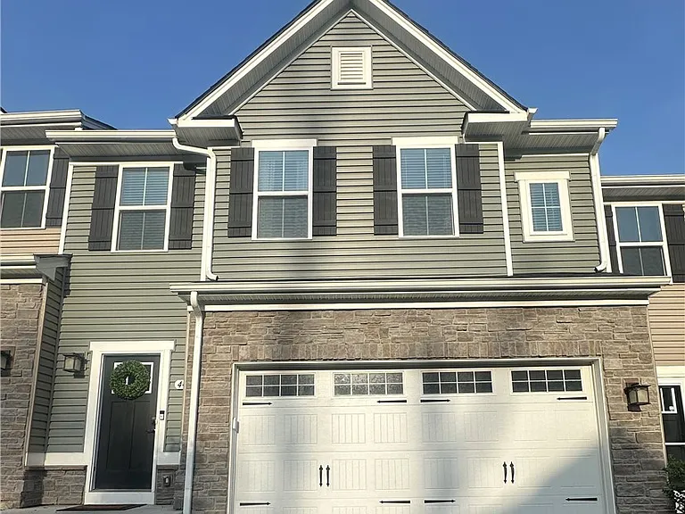 445 Greenwood Dr — Photo 1