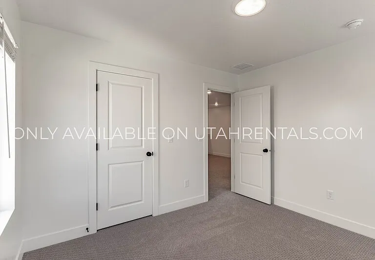 76 S Moonlit Rd — Photo 20