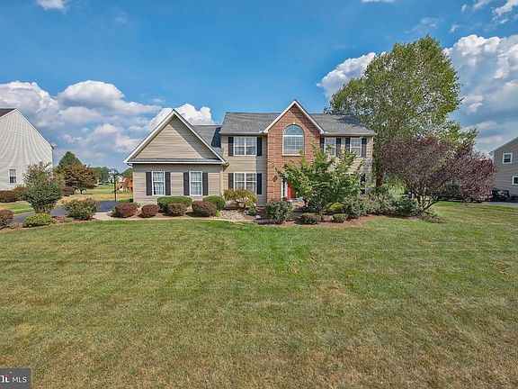 3rd image of 327 Clayton Manor Dr