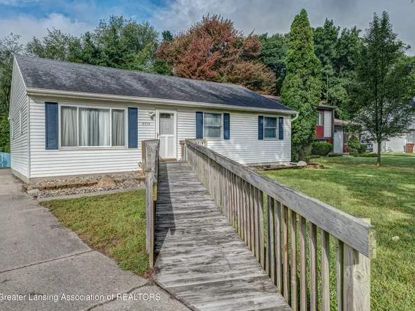 5710 Ellendale Dr, Lansing, MI 48911
