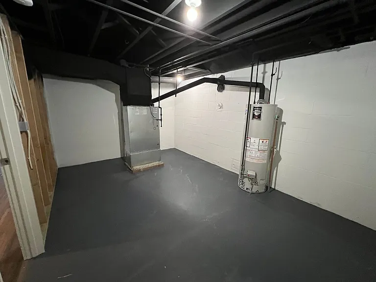 1387 E Gates St — Photo 26