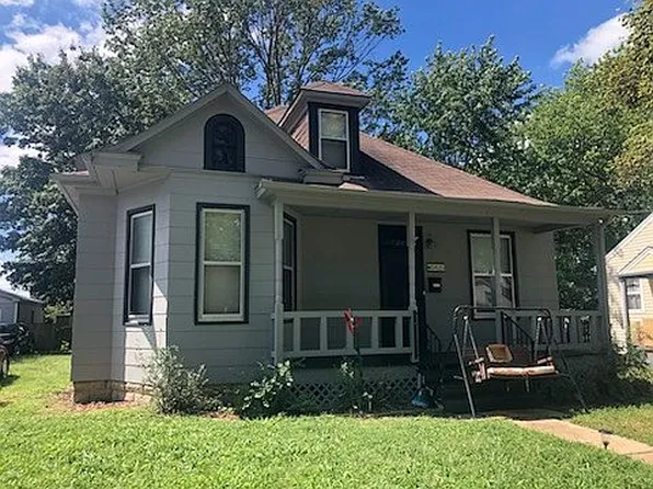 4820 Walter St, Belleville, IL 62226